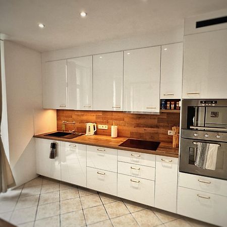 Maison Lamartine - Plein Centre-Ville Avec Garage & Jeux Сен-Клод Екстериор снимка