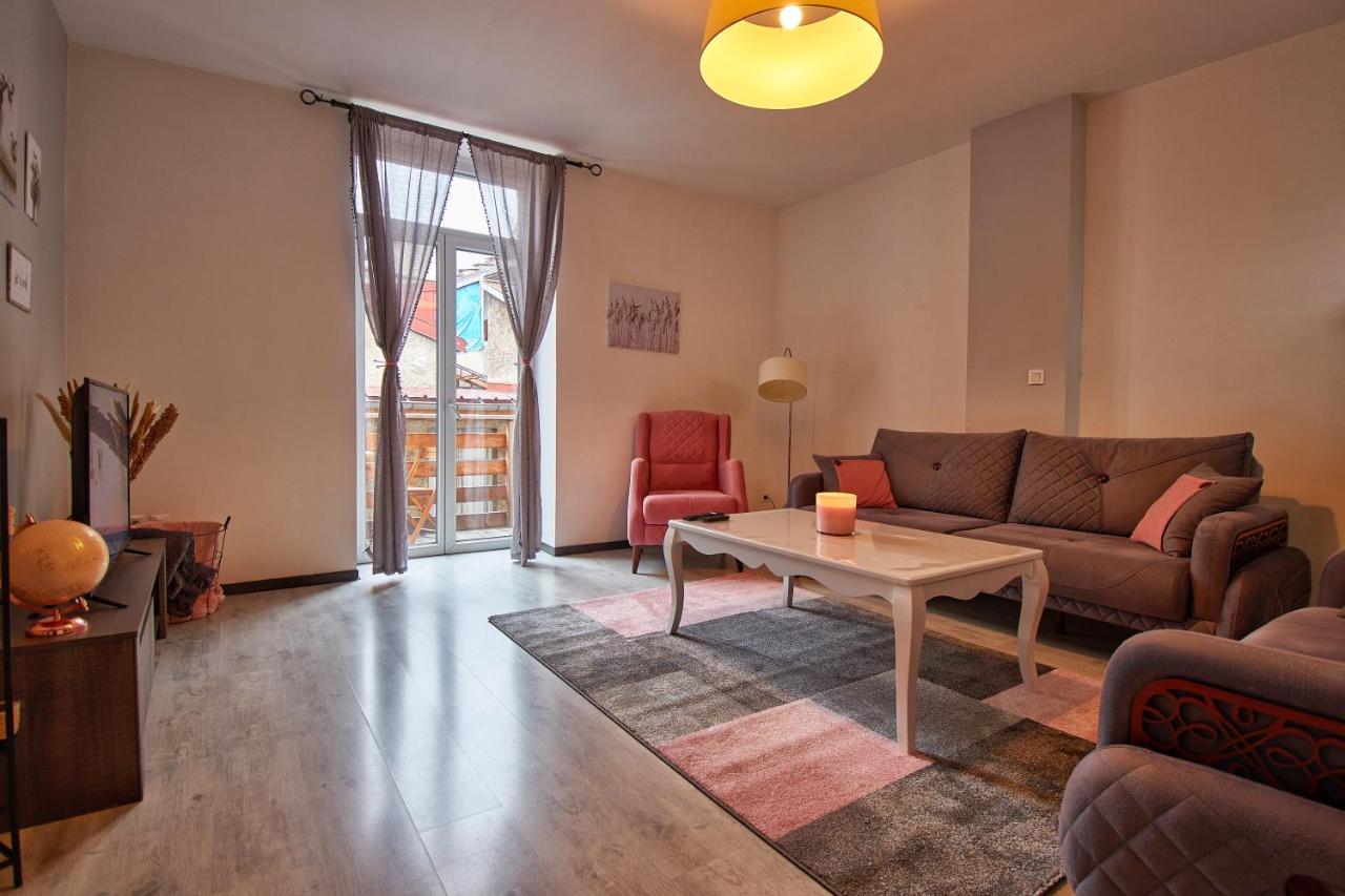 Maison Lamartine - Plein Centre-Ville Avec Garage & Jeux Сен-Клод Екстериор снимка