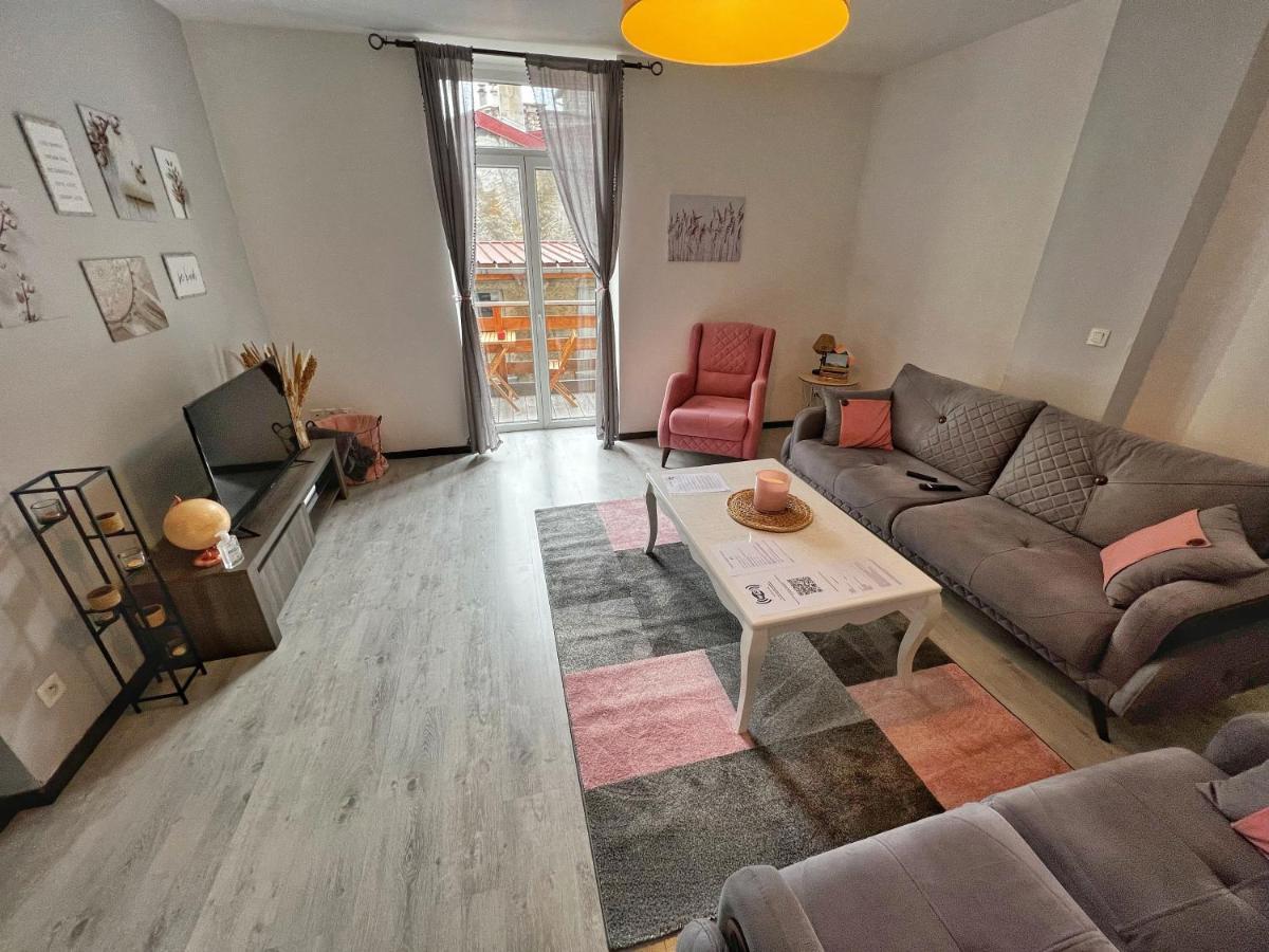 Maison Lamartine - Plein Centre-Ville Avec Garage & Jeux Сен-Клод Екстериор снимка